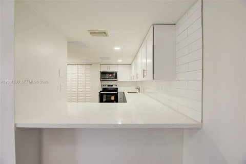 Townhouse in Plantation, Florida 3 bedrooms, 151.62 sq.m. № 2065687 - photo 8