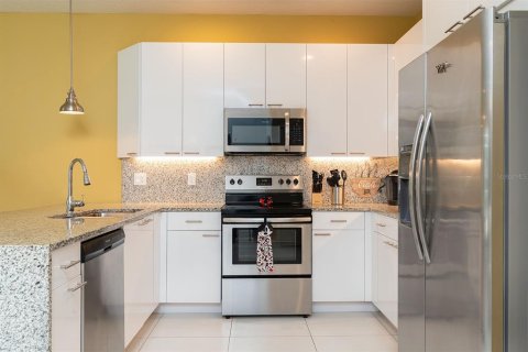 Touwnhouse à vendre à Clermont, Floride: 3 chambres, 139.45 m2 № 2277896 - photo 12