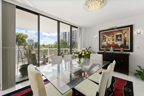 Купить кондоминиум в Авентура, Флорида 2 спальни, 167.22м2, № 1977184 - фото 5