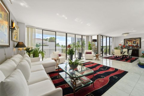 Купить кондоминиум в Авентура, Флорида 2 спальни, 167.22м2, № 1977184 - фото 1