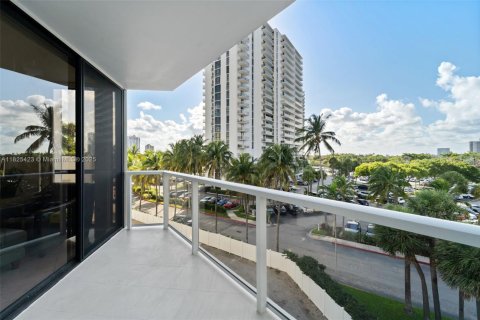 Купить кондоминиум в Авентура, Флорида 2 спальни, 167.22м2, № 1977184 - фото 15