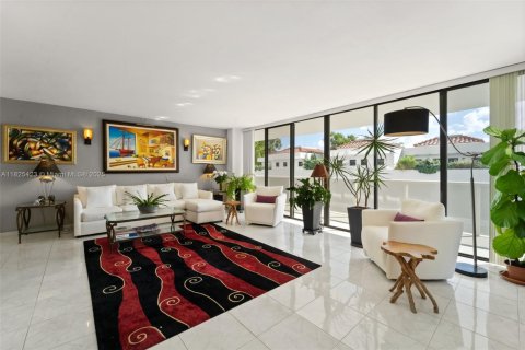 Купить кондоминиум в Авентура, Флорида 2 спальни, 167.22м2, № 1977184 - фото 3