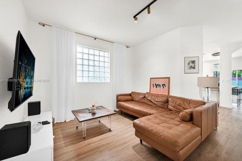 Villa ou maison à vendre à Doral, Floride: 3 chambres, 137.31 m2 № 1956671 - photo 10