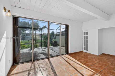 Купить таунхаус в Майами, Флорида 3 спальни, 159.42м2, № 2048177 - фото 24