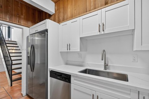 Купить таунхаус в Майами, Флорида 3 спальни, 159.42м2, № 2048177 - фото 16