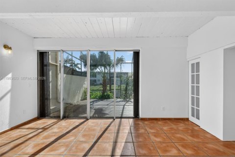 Купить таунхаус в Майами, Флорида 3 спальни, 159.42м2, № 2048177 - фото 26