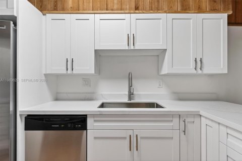 Купить таунхаус в Майами, Флорида 3 спальни, 159.42м2, № 2048177 - фото 19