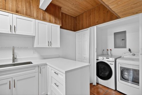 Купить таунхаус в Майами, Флорида 3 спальни, 159.42м2, № 2048177 - фото 18