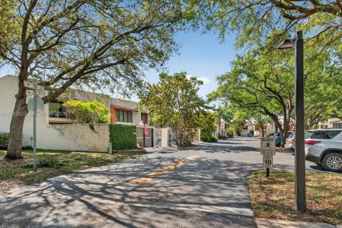 Таунхаус в Майами, Флорида 3 спальни, 159.42м2 № 2048177