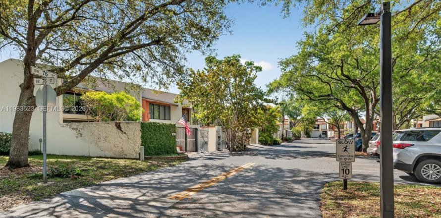 Таунхаус в Майами, Флорида 3 спальни, 159.42м2 № 2048177