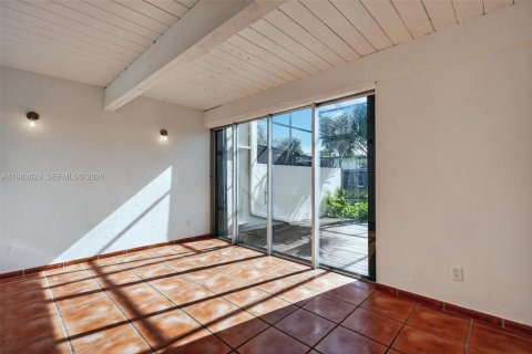 Купить таунхаус в Майами, Флорида 3 спальни, 159.42м2, № 2048177 - фото 30