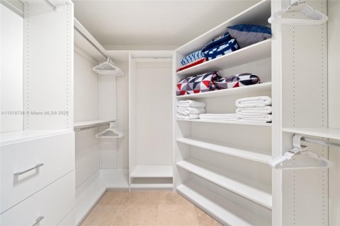 Villa ou maison à louer à Miami, Floride: 4 chambres, 248.89 m2 № 1972053 - photo 28