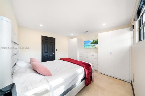 Villa ou maison à louer à Miami, Floride: 4 chambres, 248.89 m2 № 1972053 - photo 24