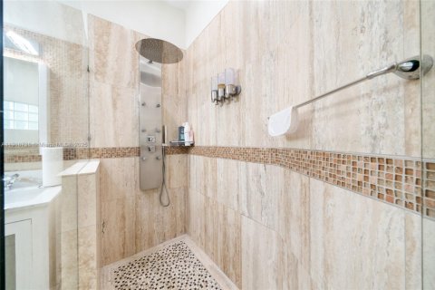 Villa ou maison à louer à Miami, Floride: 4 chambres, 248.89 m2 № 1972053 - photo 19