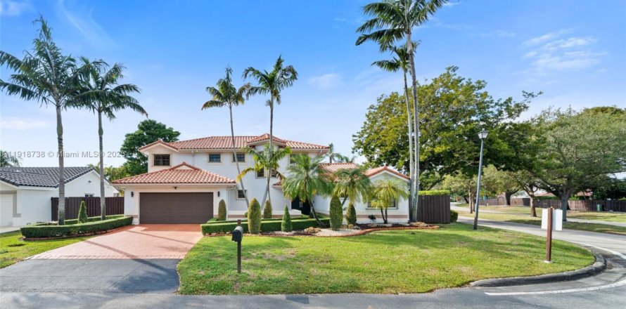 Villa ou maison à Miami, Floride 4 chambres, 248.89 m2 № 1972053