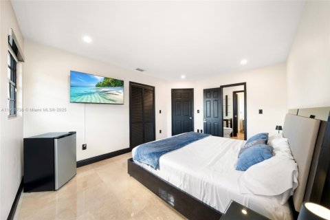 Villa ou maison à louer à Miami, Floride: 4 chambres, 248.89 m2 № 1972053 - photo 27