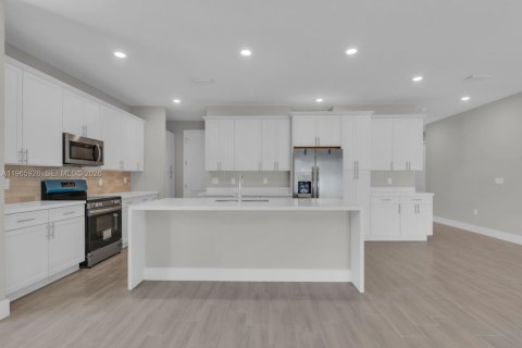 Casa en venta en Palm Bay, Florida, 3 dormitorios № 2063152 - foto 10