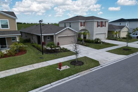 Купить виллу или дом в Порт-Сент-Луси, Флорида 3 спальни, 149.94м2, № 2022324 - фото 15