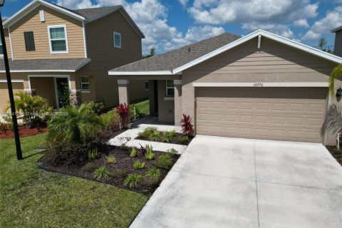 House in Port St. Lucie, Florida 3 bedrooms, 149.94 sq.m. № 2022324