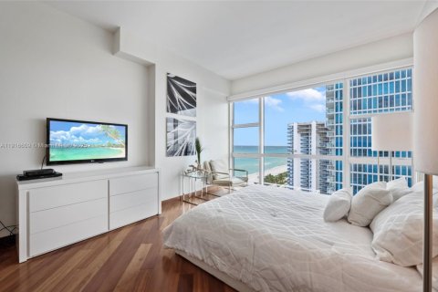 Copropriété à vendre à Miami Beach, Floride: 2 chambres, 111.48 m2 № 1972147 - photo 16