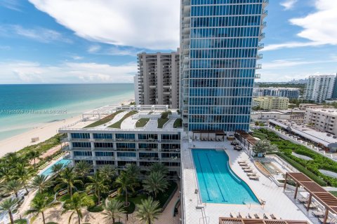 Copropriété à vendre à Miami Beach, Floride: 2 chambres, 111.48 m2 № 1972147 - photo 1