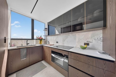 Copropriété à vendre à Miami Beach, Floride: 2 chambres, 100.8 m2 № 2429937 - photo 11