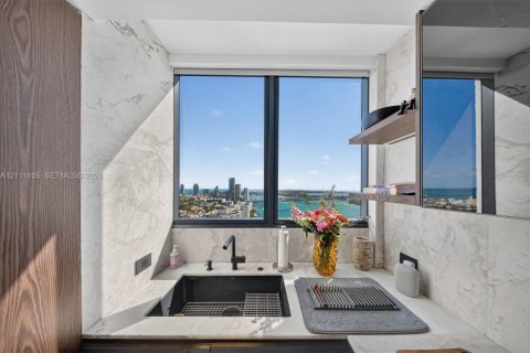 Copropriété à vendre à Miami Beach, Floride: 2 chambres, 100.8 m2 № 2429937 - photo 21