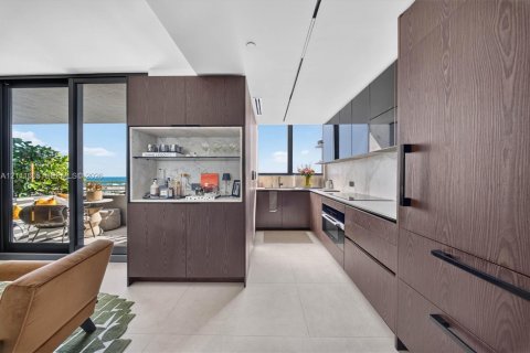 Copropriété à vendre à Miami Beach, Floride: 2 chambres, 100.8 m2 № 2429937 - photo 10