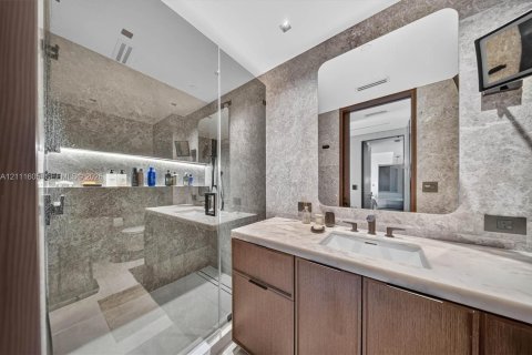 Copropriété à vendre à Miami Beach, Floride: 2 chambres, 100.8 m2 № 2429937 - photo 19