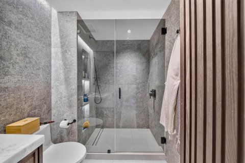 Copropriété à vendre à Miami Beach, Floride: 2 chambres, 100.8 m2 № 2429937 - photo 23