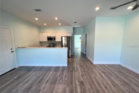 Apartment in Mount Dora, Florida 2 bedrooms, 70.23 sq.m. № 2237269 - photo 3