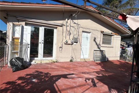House in Hialeah, Florida 3 bedrooms, 202.43 sq.m. № 1994530 - photo 22