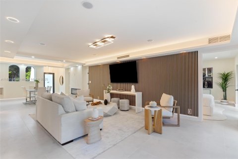 Casa en venta en Hollywood, Florida, 4 dormitorios, 133.04 m2 № 1973307 - foto 1