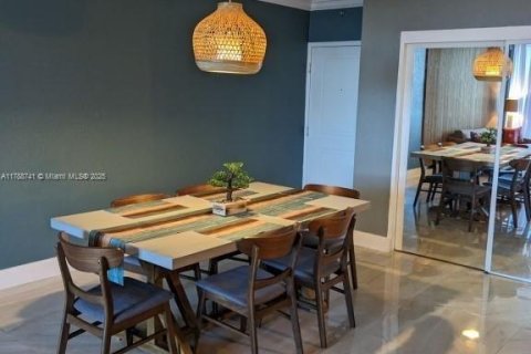Condominio en venta en Miami Beach, Florida, 1 dormitorio, 84.08 m2 № 1863196 - foto 10