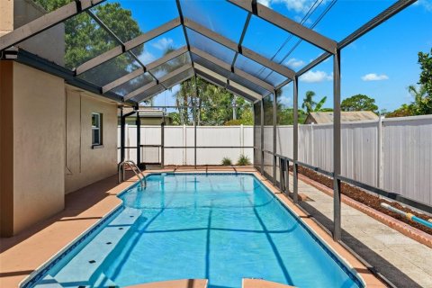 House in Saint Petersburg, Florida 4 bedrooms, 202.53 sq.m. № 1721041 - photo 8