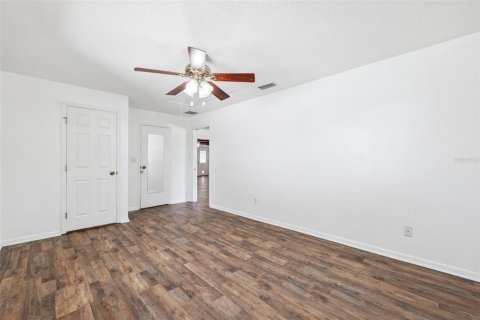 House in Saint Petersburg, Florida 4 bedrooms, 202.53 sq.m. № 1721041 - photo 25