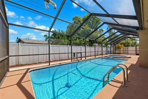 House in Saint Petersburg, Florida 4 bedrooms, 202.53 sq.m. № 1721041 - photo 9