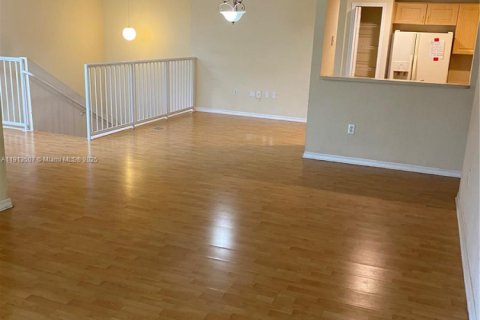 Condominio en alquiler en Doral, Florida, 2 dormitorios, 121.52 m2 № 1968843 - foto 7