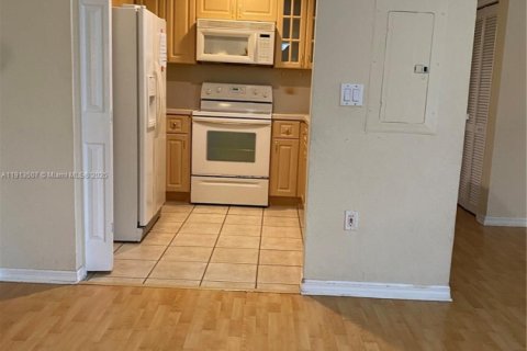 Condominio en alquiler en Doral, Florida, 2 dormitorios, 121.52 m2 № 1968843 - foto 21