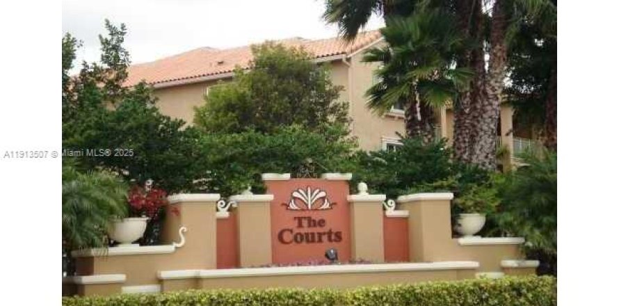 Condominio en Doral, Florida, 2 dormitorios  № 1968843