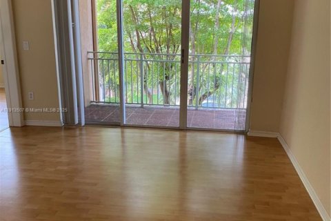 Condominio en alquiler en Doral, Florida, 2 dormitorios, 121.52 m2 № 1968843 - foto 17