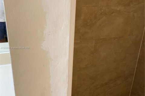 Condominio en alquiler en Doral, Florida, 2 dormitorios, 121.52 m2 № 1968843 - foto 11