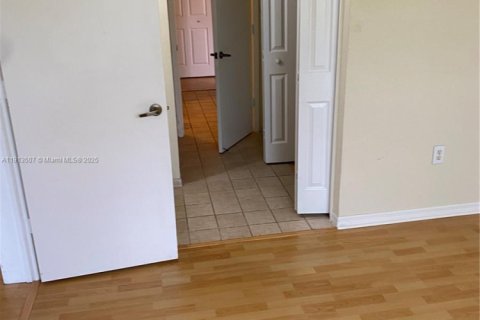 Condominio en alquiler en Doral, Florida, 2 dormitorios, 121.52 m2 № 1968843 - foto 14