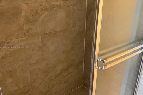Condominio en alquiler en Doral, Florida, 2 dormitorios, 121.52 m2 № 1968843 - foto 12
