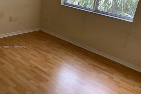 Condominio en alquiler en Doral, Florida, 2 dormitorios, 121.52 m2 № 1968843 - foto 15