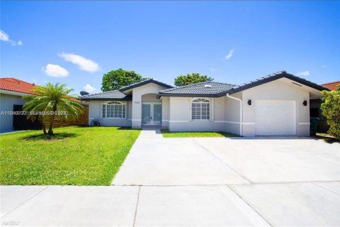 House in Miami, Florida 3 bedrooms, 153.66 sq.m. № 1998359
