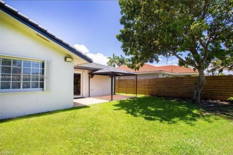House in Miami, Florida 3 bedrooms, 153.66 sq.m. № 1998359 - photo 3