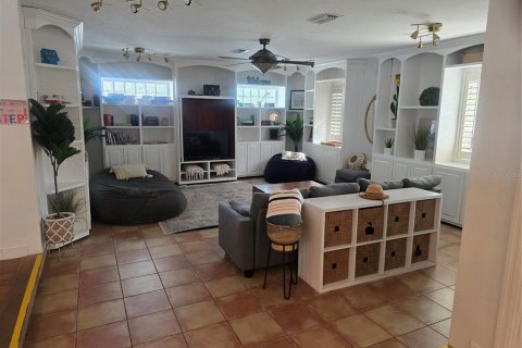 Купить виллу или дом в Брейдентон, Флорида 11 комнат, 291.06м2, № 2287094 - фото 14