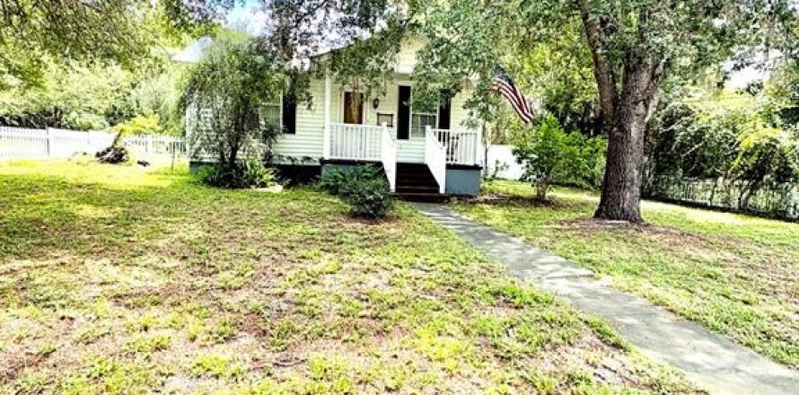 Casa en Yankeetown, Florida 2 dormitorios, 123.75 m2 № 2204043