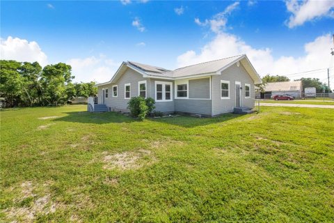 House in Haines City, Florida 4 bedrooms, 226.59 sq.m. № 1797256 - photo 29